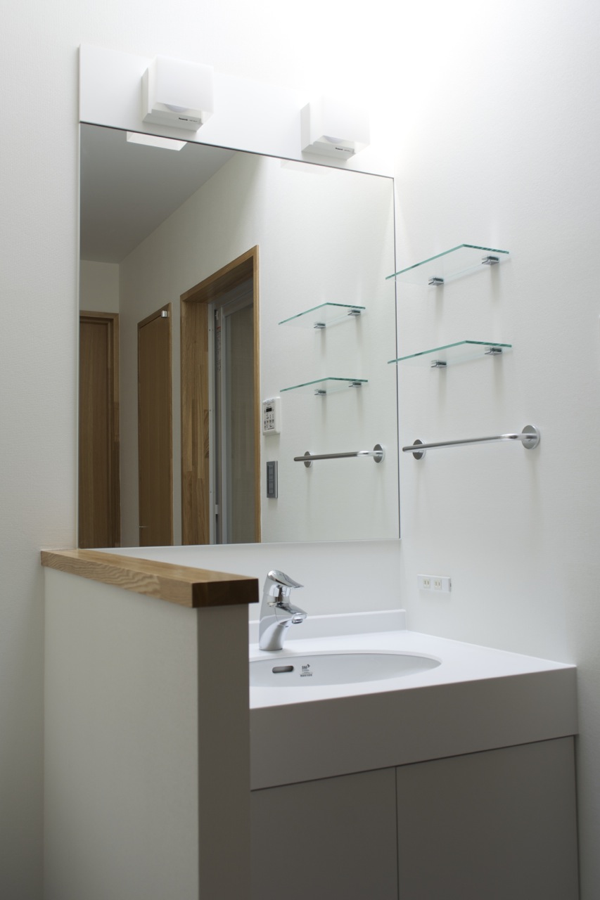 Second floor bathroom.   Second floor bathroom.